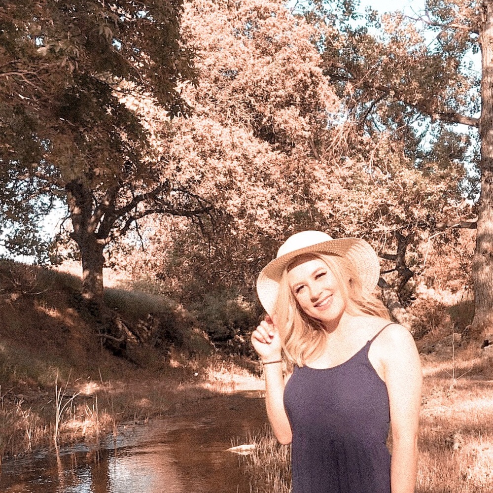 Meet your Posher, Emily